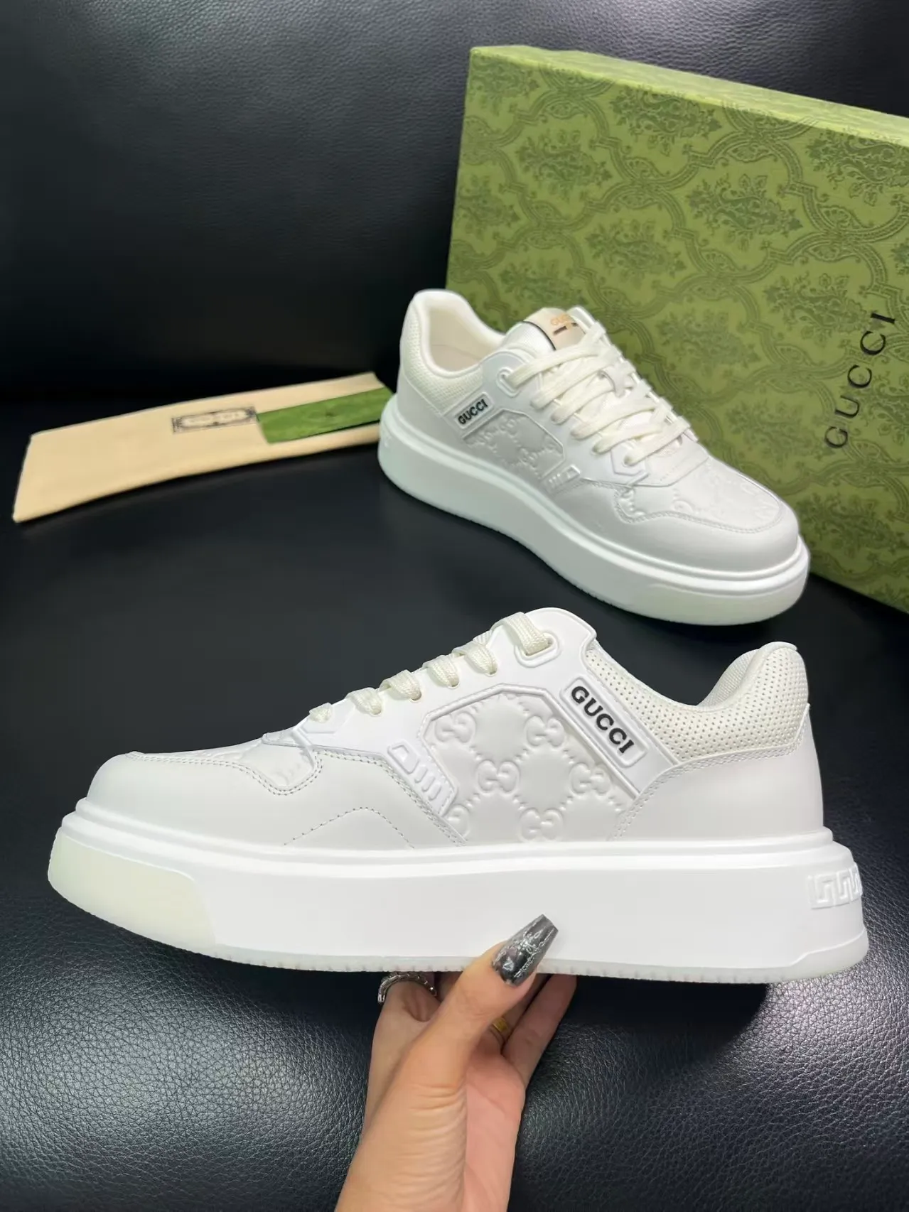 P460 new men's shoes GUCCI [Lightning] latest shoes are shipped. Original quality, fashionable, made of special materials, lining and mesh, brand new packaging. The foot feels super comfortable and the workmanship is impeccable Code number: 38-45 No. 058